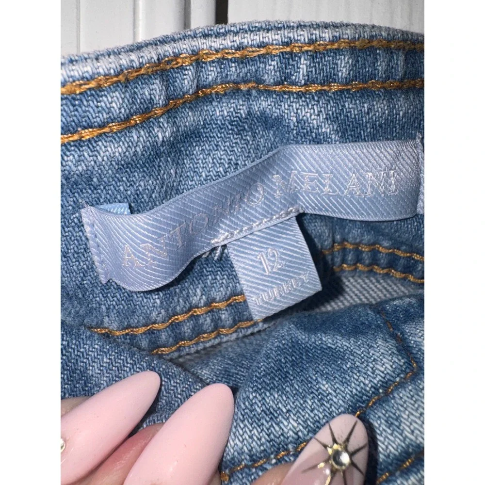 Antonio Melani Pearl Embellished Wide Leg Jeans Light Wash Blue Frayed Hem 12 - Picture 6 of 9